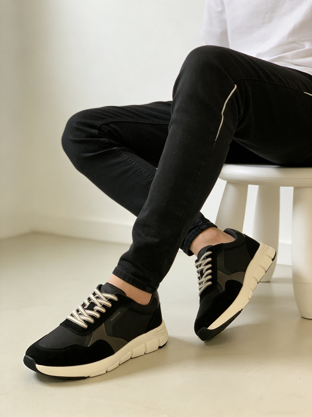 Y305